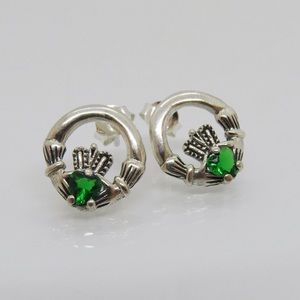 Claddagh earrings / sterling silver with emerald